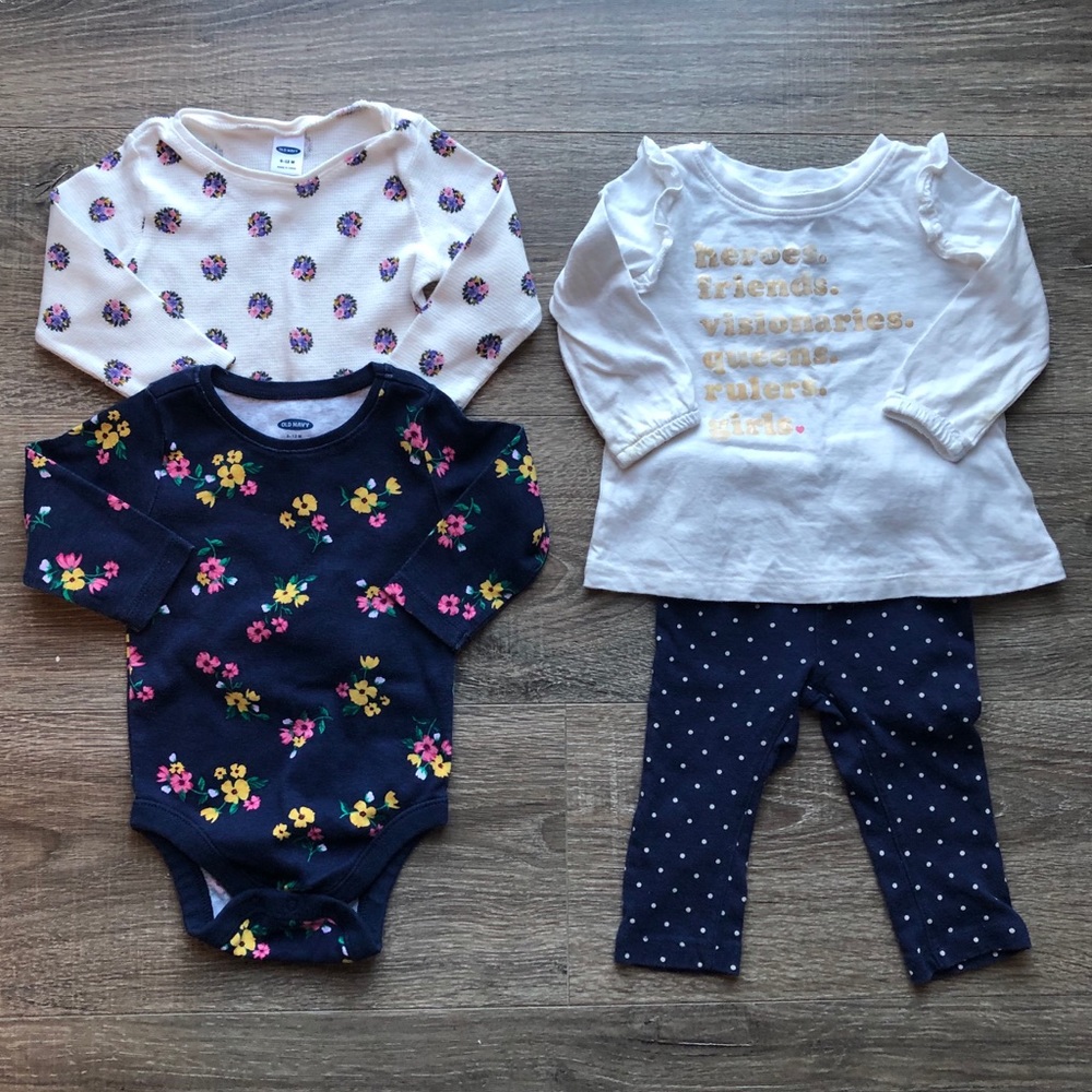 🚫SOLD🚫 Old Navy Baby Girl 2-Piece Set & Onesies